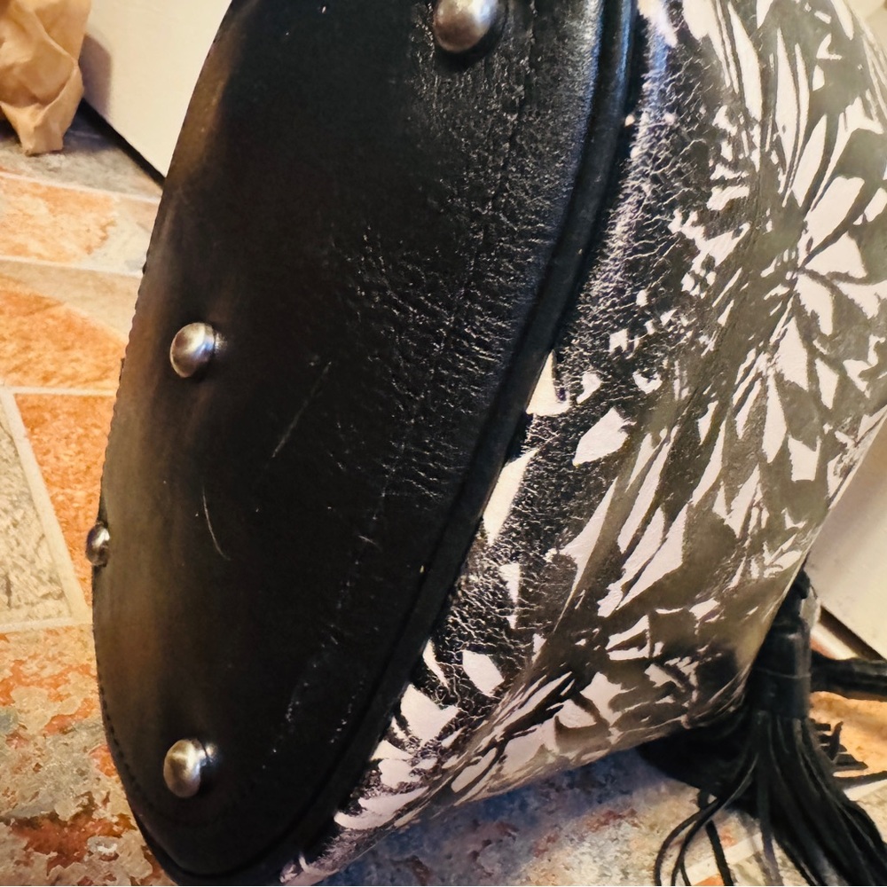 Beautiful Patricia Nash Otavia Sunflower Women's Distressed Leather Handbag! - Picture 8 of 13